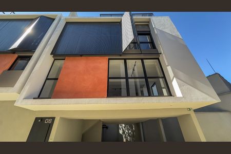 Casa para alugar com 256m², 3 quartos e 3 vagas Casa para alugar com 256m², 3 quartos e 3 vagasFachada
