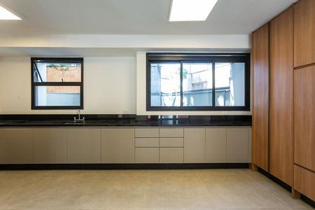Casa para alugar com 256m², 3 quartos e 3 vagas Casa para alugar com 256m², 3 quartos e 3 vagasCozinha