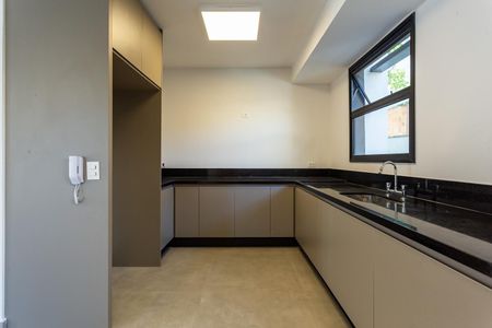 Casa para alugar com 256m², 3 quartos e 3 vagas Casa para alugar com 256m², 3 quartos e 3 vagasCozinha