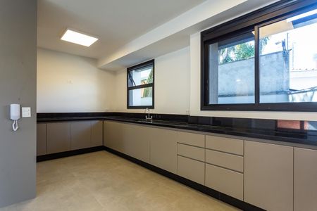 Casa para alugar com 256m², 3 quartos e 3 vagas Casa para alugar com 256m², 3 quartos e 3 vagasCozinha
