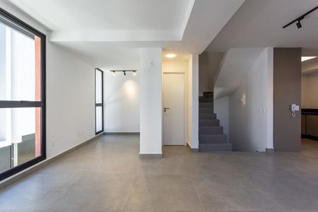 Casa para alugar com 256m², 3 quartos e 3 vagas Casa para alugar com 256m², 3 quartos e 3 vagasSala
