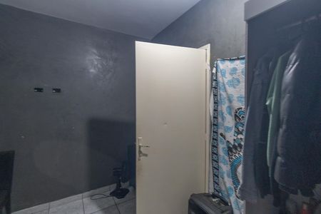 Casa à venda com 100m², 4 quartos e 2 vagas Casa à venda com 100m², 4 quartos e 2 vagasQuarto 4
