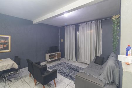 Casa à venda com 100m², 4 quartos e 2 vagas Casa à venda com 100m², 4 quartos e 2 vagasSala