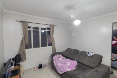 Casa à venda com 100m², 4 quartos e 2 vagas Casa à venda com 100m², 4 quartos e 2 vagasSala