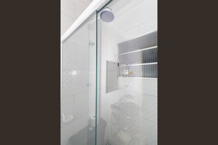 Casa à venda com 100m², 4 quartos e 2 vagas Casa à venda com 100m², 4 quartos e 2 vagasBanheiro 1