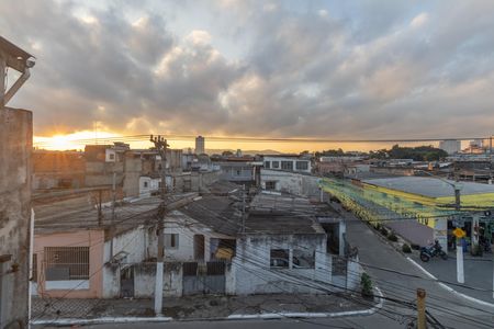Casa à venda com 100m², 4 quartos e 2 vagas Casa à venda com 100m², 4 quartos e 2 vagasVista da Varanda