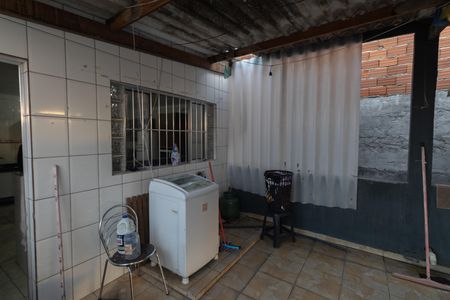 Casa à venda com 100m², 4 quartos e 2 vagas Casa à venda com 100m², 4 quartos e 2 vagasÁrea de Serviço