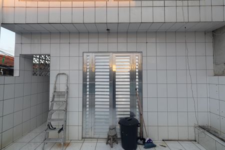 Casa à venda com 100m², 4 quartos e 2 vagas Casa à venda com 100m², 4 quartos e 2 vagasVaranda