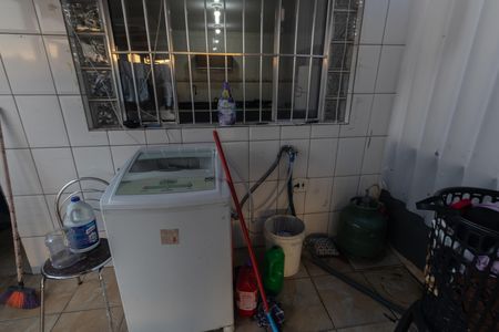 Casa à venda com 100m², 4 quartos e 2 vagas Casa à venda com 100m², 4 quartos e 2 vagasÁrea de Serviço