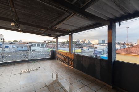 Casa à venda com 100m², 4 quartos e 2 vagas Casa à venda com 100m², 4 quartos e 2 vagasVaranda