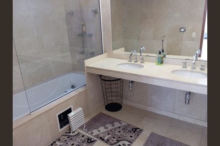 Apartamento à venda com 350m², 4 quartos e 3 vagasBanheiro 