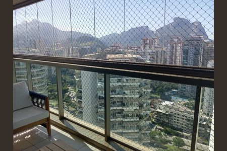 Apartamento à venda com 350m², 4 quartos e 3 vagasVaranda