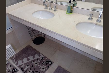 Apartamento à venda com 350m², 4 quartos e 3 vagasBanheiro 
