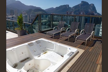 Apartamento à venda com 350m², 4 quartos e 3 vagasSpa hidromassagem 