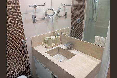 Apartamento à venda com 350m², 4 quartos e 3 vagasBanheiro suíte 