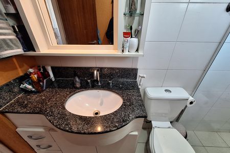 Apartamento à venda com 68m², 2 quartos e 2 vagas Apartamento à venda com 68m², 2 quartos e 2 vagasBanheiro da Suíte