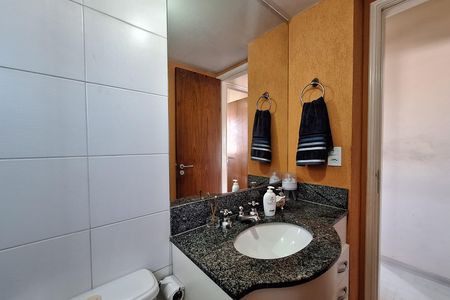 Apartamento à venda com 68m², 2 quartos e 2 vagas Apartamento à venda com 68m², 2 quartos e 2 vagasBanheiro social
