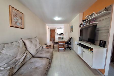 Apartamento à venda com 68m², 2 quartos e 2 vagas Apartamento à venda com 68m², 2 quartos e 2 vagasSala