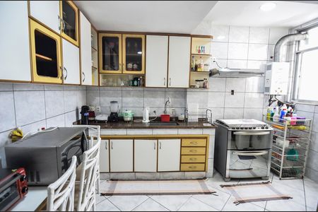 Apartamento à venda com 120m², 2 quartos e 2 vagas Apartamento à venda com 120m², 2 quartos e 2 vagasCozinha