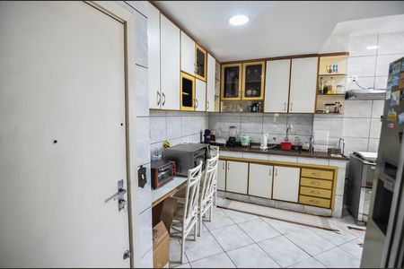 Apartamento à venda com 120m², 2 quartos e 2 vagas Apartamento à venda com 120m², 2 quartos e 2 vagasCozinha