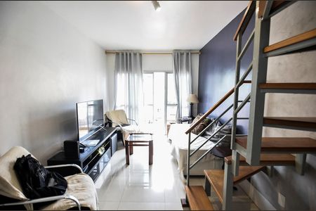 Apartamento à venda com 120m², 2 quartos e 2 vagas Apartamento à venda com 120m², 2 quartos e 2 vagasSala