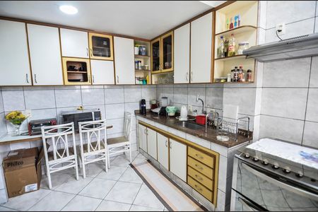 Apartamento à venda com 120m², 2 quartos e 2 vagas Apartamento à venda com 120m², 2 quartos e 2 vagasCozinha