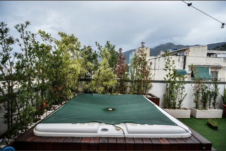 Apartamento à venda com 120m², 2 quartos e 2 vagas Apartamento à venda com 120m², 2 quartos e 2 vagasTerraço