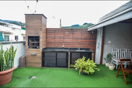 Apartamento à venda com 120m², 2 quartos e 2 vagas Apartamento à venda com 120m², 2 quartos e 2 vagasTerraço
