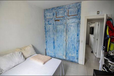 Apartamento à venda com 120m², 2 quartos e 2 vagas Apartamento à venda com 120m², 2 quartos e 2 vagasQuarto