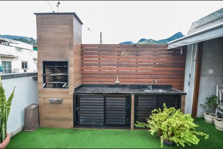 Apartamento à venda com 120m², 2 quartos e 2 vagas Apartamento à venda com 120m², 2 quartos e 2 vagasTerraço