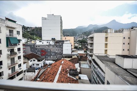 Apartamento à venda com 120m², 2 quartos e 2 vagas Apartamento à venda com 120m², 2 quartos e 2 vagasSala