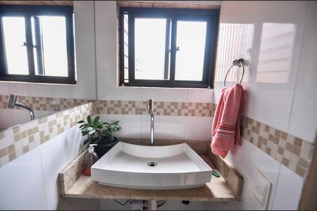 Apartamento à venda com 120m², 2 quartos e 2 vagas Apartamento à venda com 120m², 2 quartos e 2 vagasBanheiro 2
