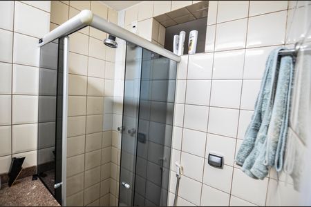 Apartamento à venda com 120m², 2 quartos e 2 vagas Apartamento à venda com 120m², 2 quartos e 2 vagasBanheiro da Suíte