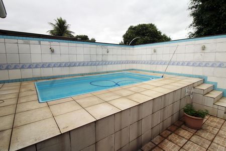 Casa à venda com 269m², 5 quartos e 4 vagasPiscina