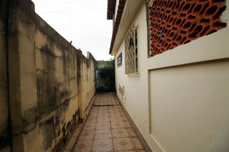 Casa à venda com 269m², 5 quartos e 4 vagasCorredor lateral