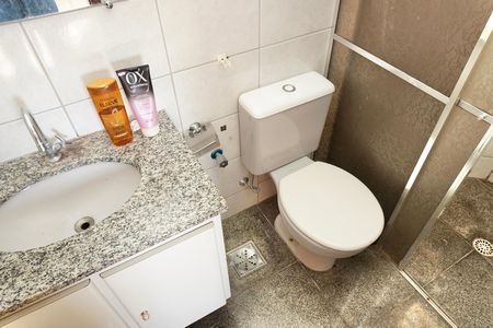 Apartamento à venda com 90m², 3 quartos e 1 vaga Apartamento à venda com 90m², 3 quartos e 1 vagaBanheiro da Suíte