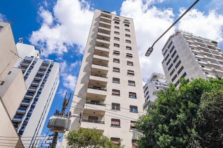 Apartamento para alugar com 110m², 3 quartos e 2 vagas Apartamento para alugar com 110m², 3 quartos e 2 vagasFachada