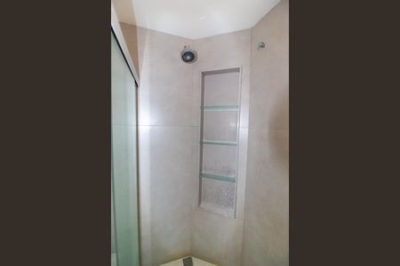 Banheiro da Suíte 1 de apartamento para alugar com 3 quartos, 100m² em Ingá, Niterói