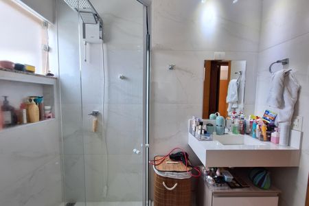 Casa à venda com 156m², 3 quartos e 2 vagas Casa à venda com 156m², 3 quartos e 2 vagasBanheiro da Suíte