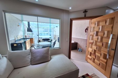 Casa à venda com 156m², 3 quartos e 2 vagas Casa à venda com 156m², 3 quartos e 2 vagasSala