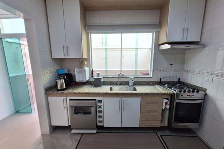 Casa à venda com 156m², 3 quartos e 2 vagas Casa à venda com 156m², 3 quartos e 2 vagasCozinha