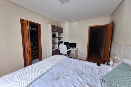 Casa à venda com 156m², 3 quartos e 2 vagas Casa à venda com 156m², 3 quartos e 2 vagasSuíte
