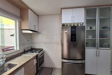 Casa à venda com 156m², 3 quartos e 2 vagas Casa à venda com 156m², 3 quartos e 2 vagasCozinha
