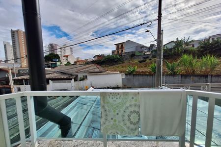 Varanda de casa à venda com 3 quartos, 156m² em Vila Scarpelli, Santo André