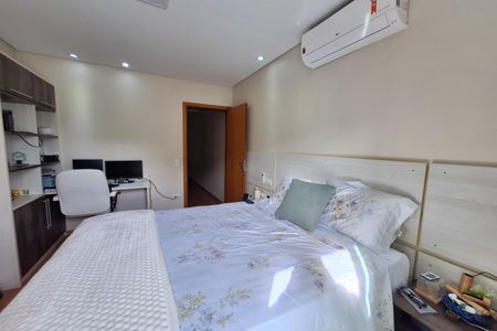 Casa à venda com 156m², 3 quartos e 2 vagas Casa à venda com 156m², 3 quartos e 2 vagasSuíte