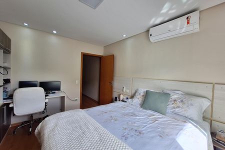 Casa à venda com 156m², 3 quartos e 2 vagas Casa à venda com 156m², 3 quartos e 2 vagasSuíte