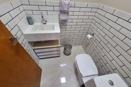 Casa à venda com 156m², 3 quartos e 2 vagas Casa à venda com 156m², 3 quartos e 2 vagasLavabo