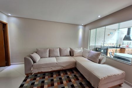 Casa à venda com 156m², 3 quartos e 2 vagas Casa à venda com 156m², 3 quartos e 2 vagasSala