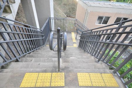 Apartamento para alugar com 38m², 2 quartos e sem vaga Apartamento para alugar com 38m², 2 quartos e sem vagaEscadas