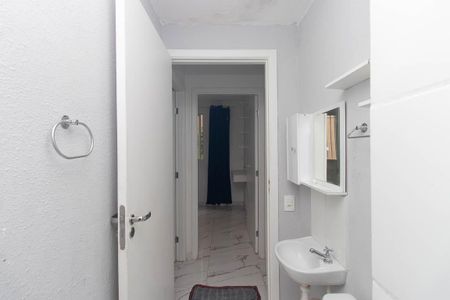 Banheiro  de apartamento para alugar com 2 quartos, 38m² em Jardim Recanto Verde, São Paulo